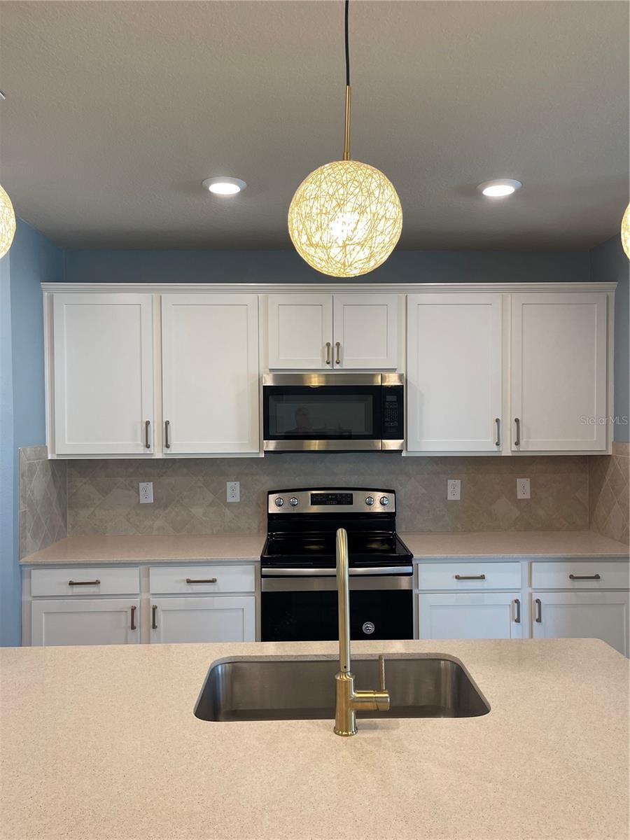 RIVERSTONE PH 1 - Residential Lease