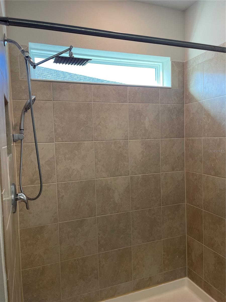 RIVERSTONE PH 1 - Residential Lease