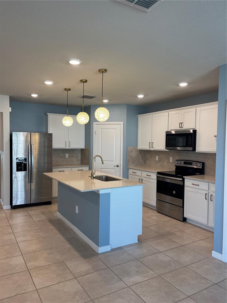 RIVERSTONE PH 1 - Residential Lease