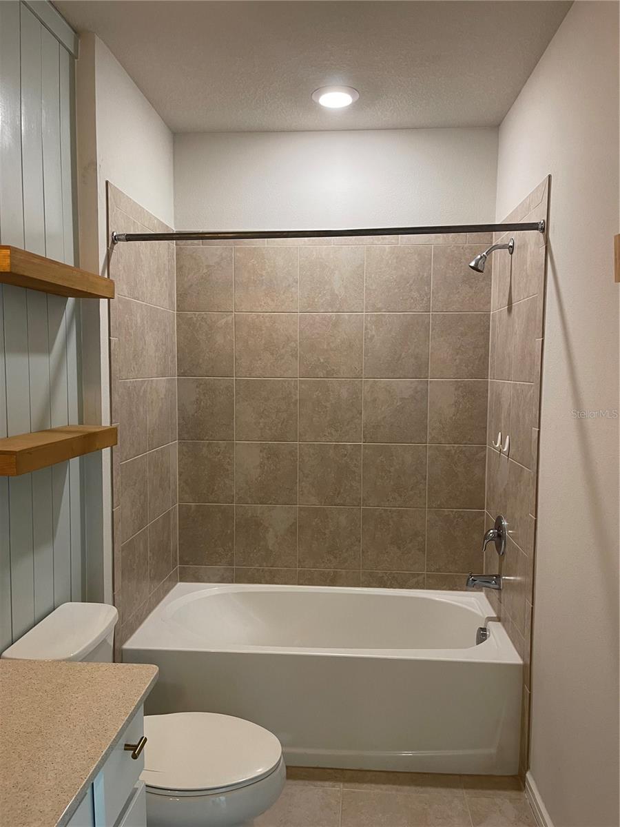 RIVERSTONE PH 1 - Residential Lease