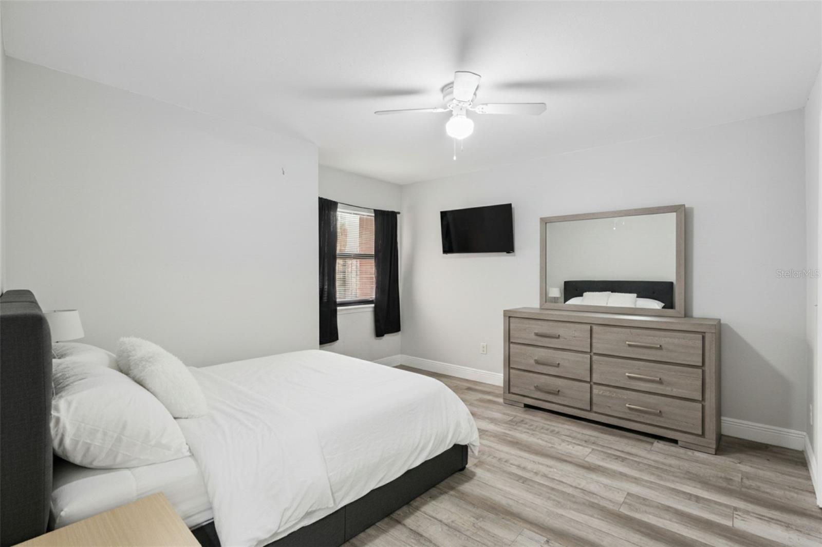 SPREADING OAK VILLAGE REV BLK B - Residential