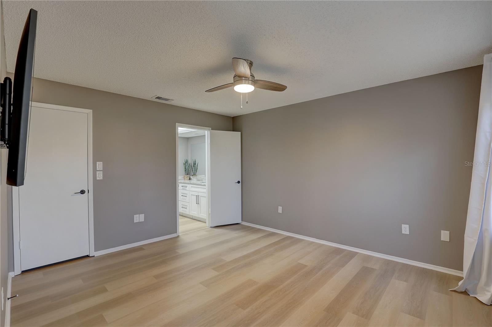 BEACON SQUARE - Residential