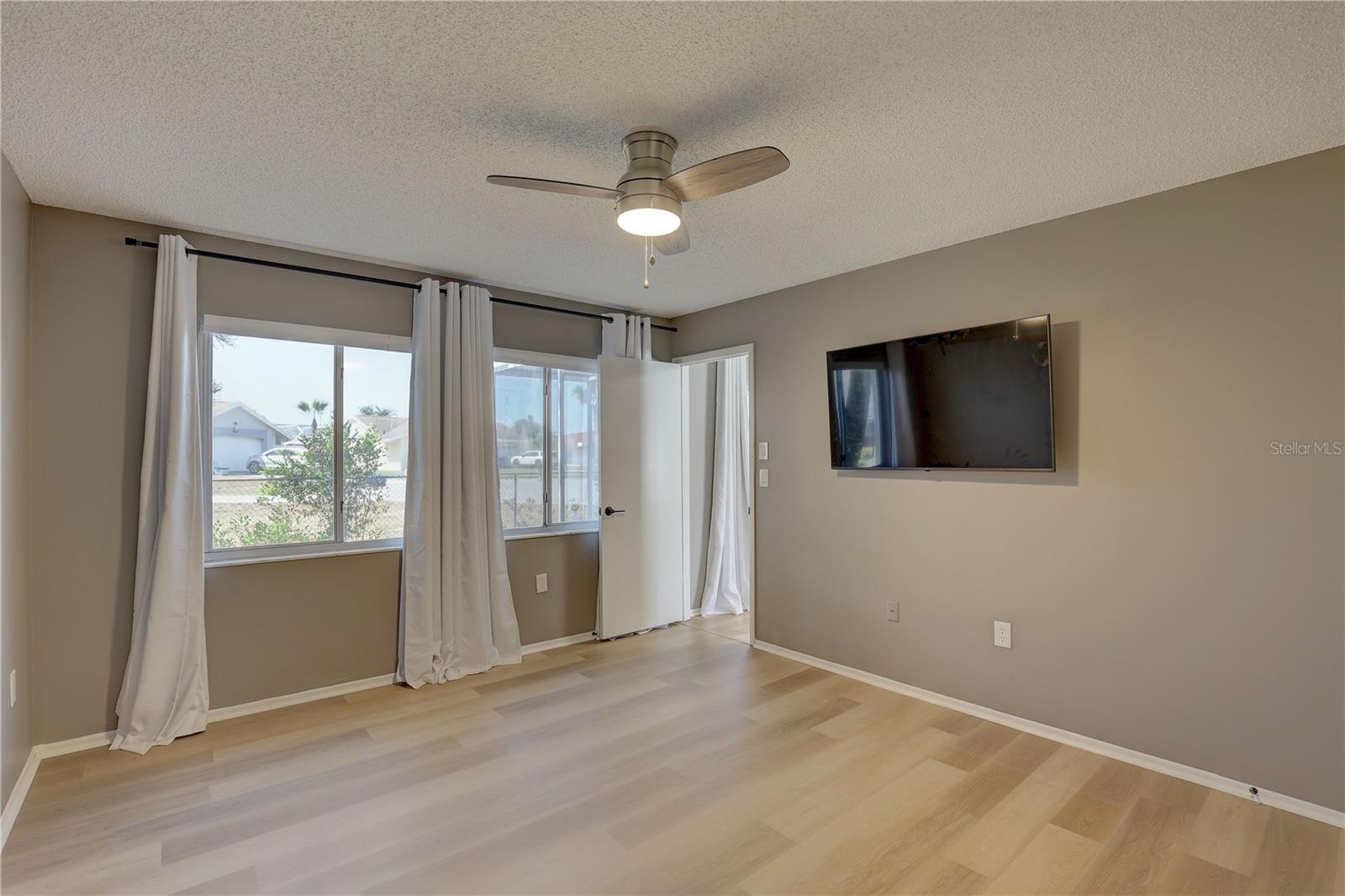BEACON SQUARE - Residential
