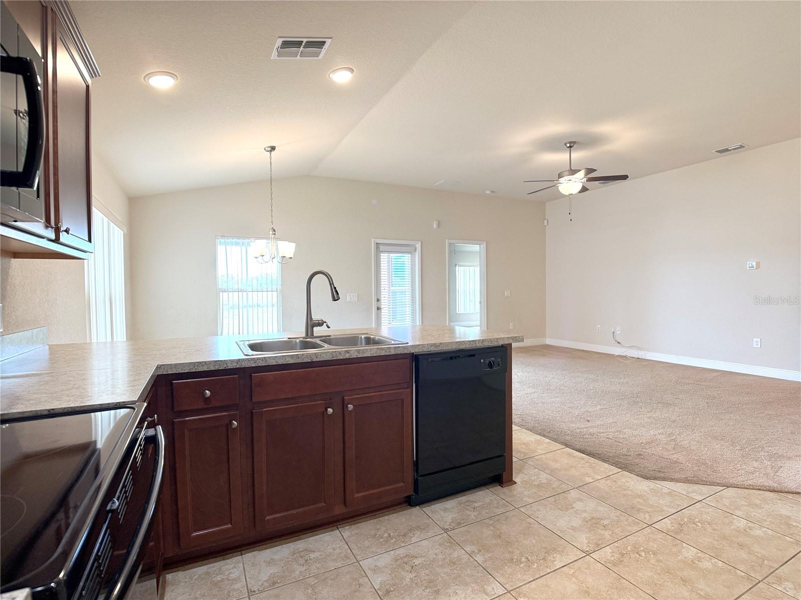 MARIA VISTA - Residential Lease
