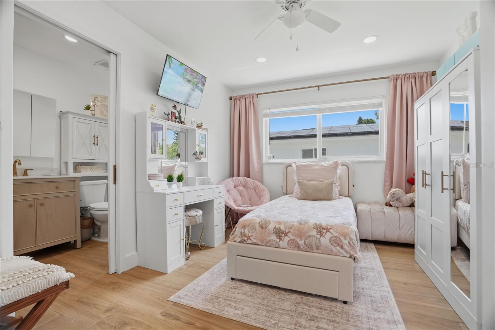 SHOREACRES CENTER - Residential