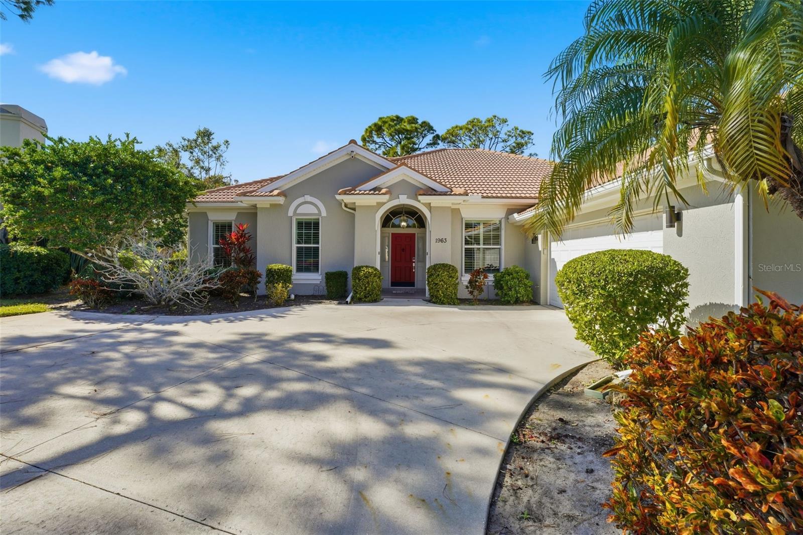 CALUSA LAKES - Residential