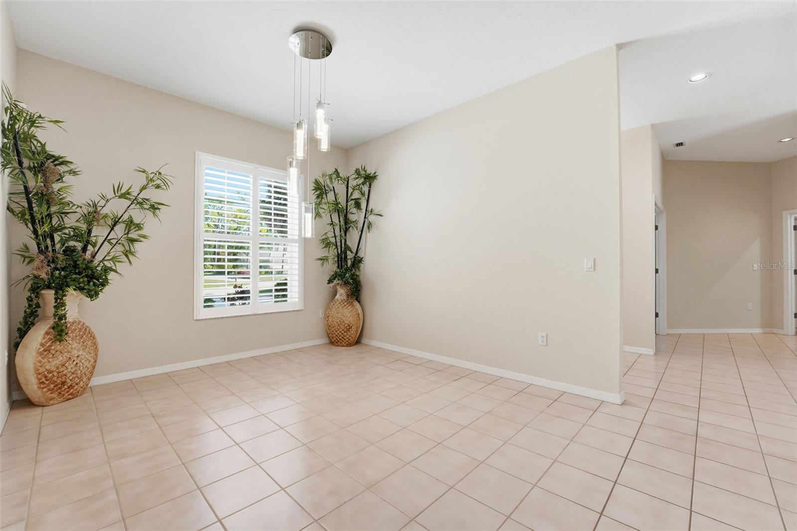 CALUSA LAKES - Residential