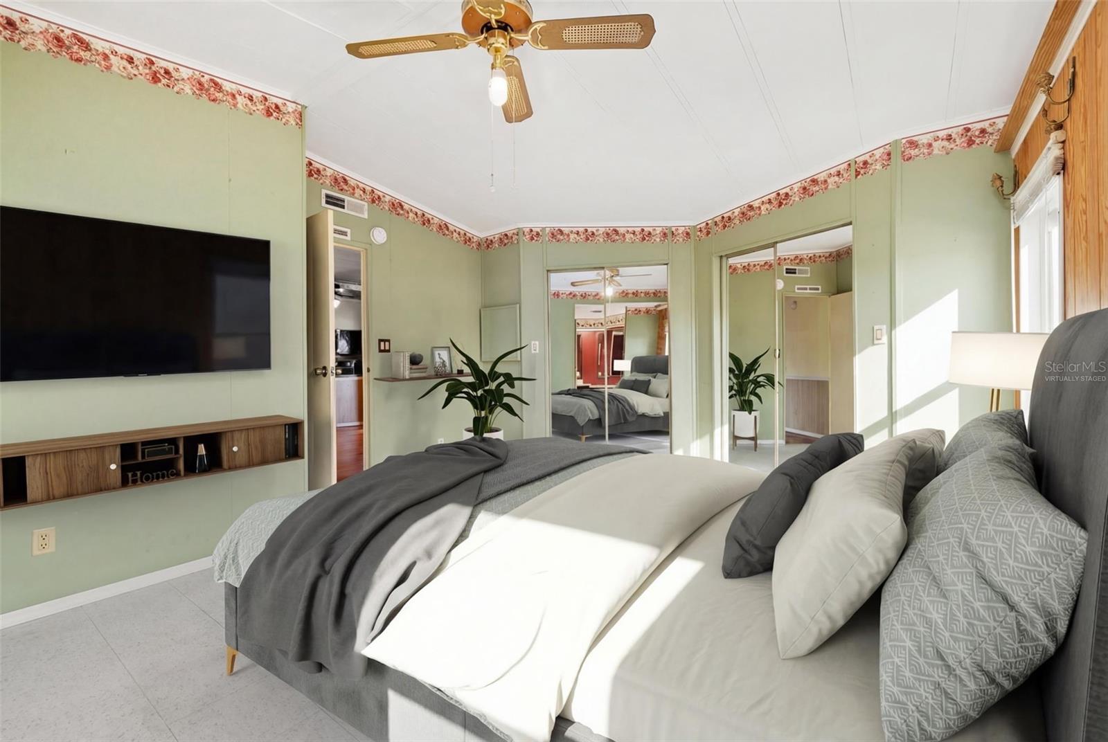 ZELLWOOD STATION - Residential