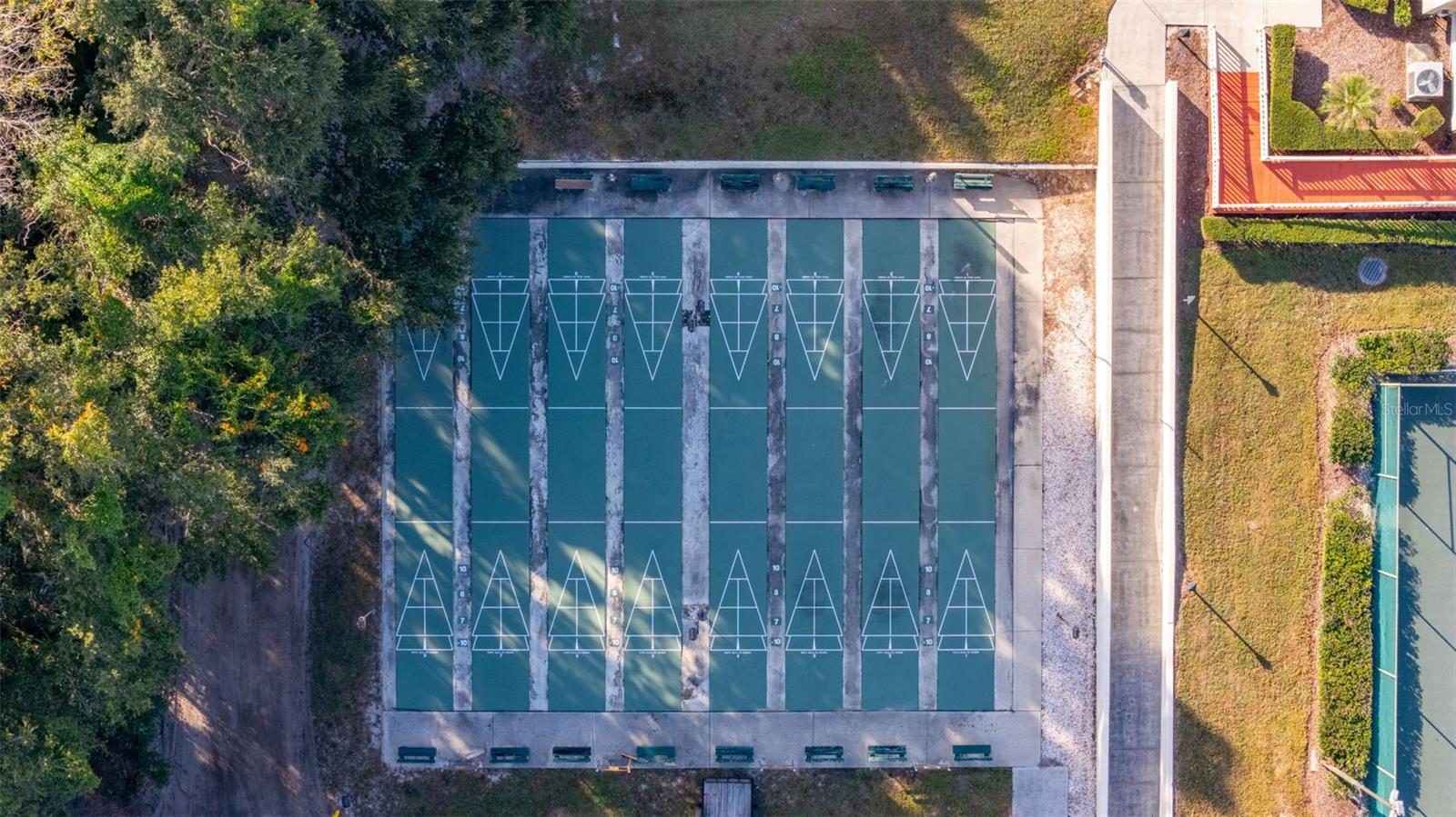 ZELLWOOD STATION - Residential