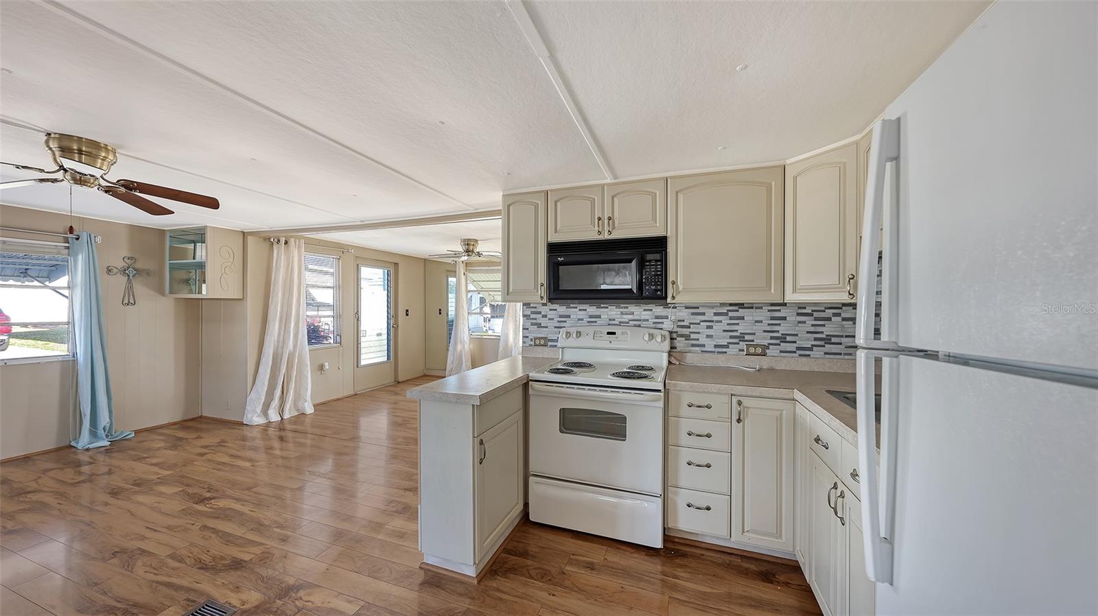 DE SOTO COMMUNITY UNIT ONE - Residential
