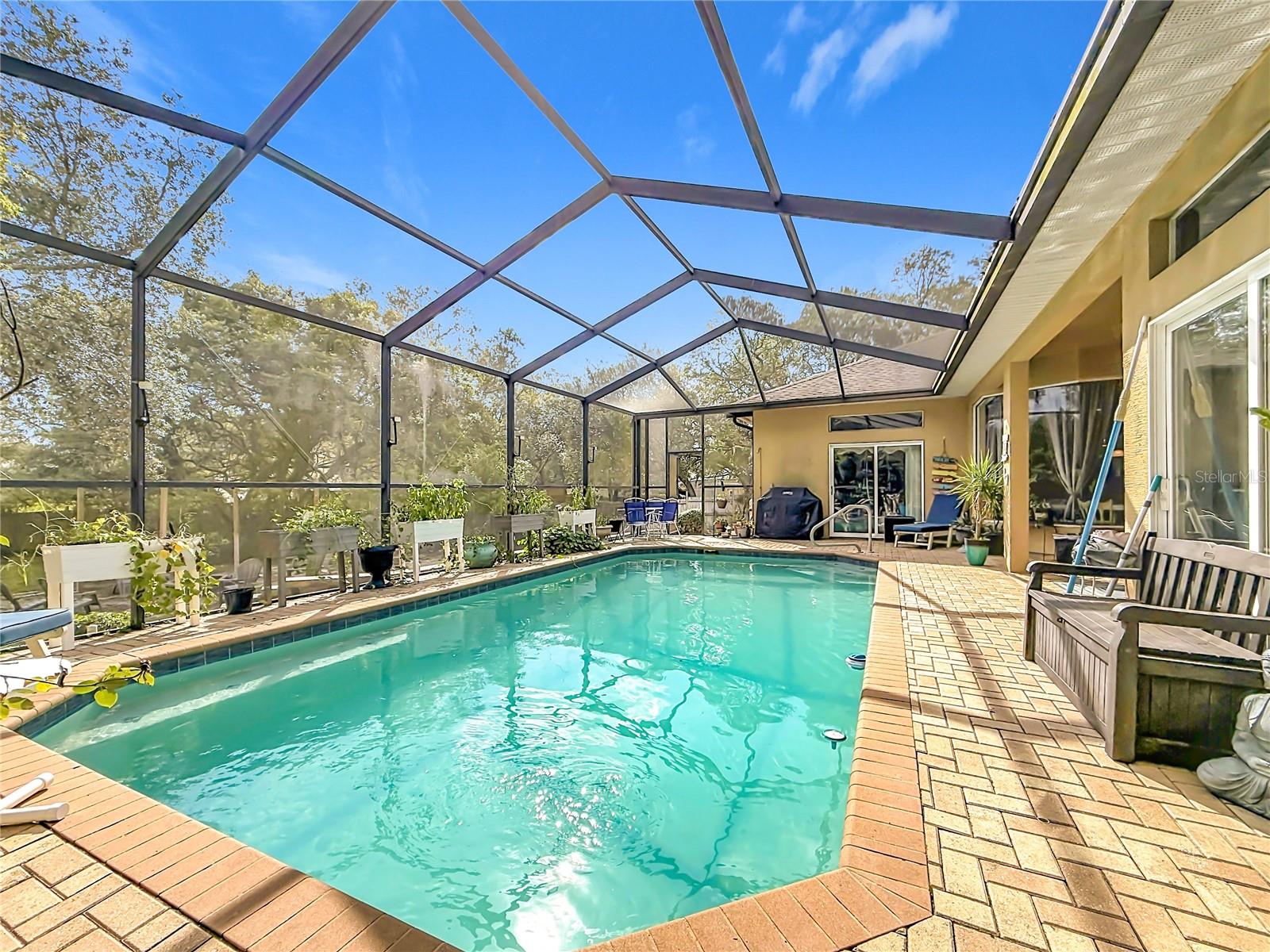 ROYAL HIGHLANDS - Residential