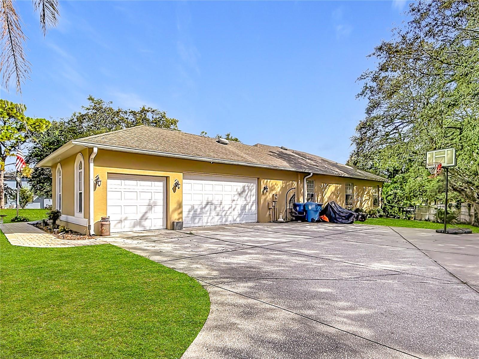 ROYAL HIGHLANDS - Residential