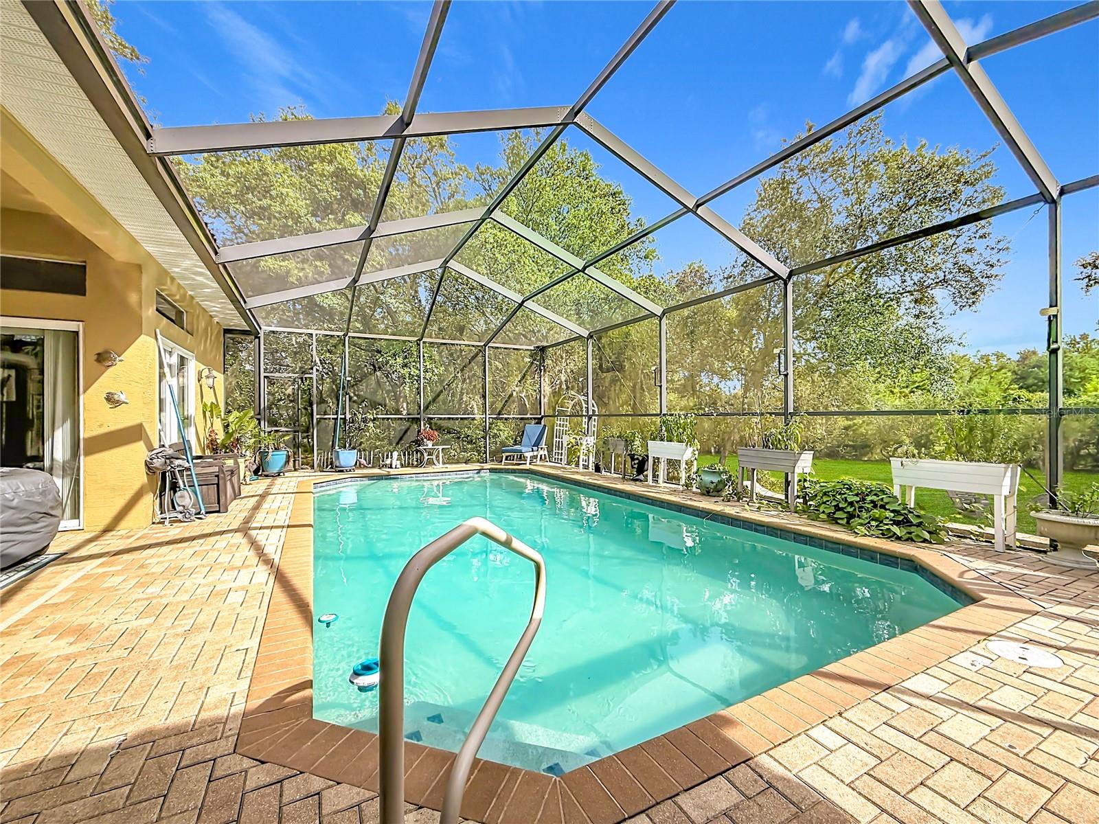 ROYAL HIGHLANDS - Residential