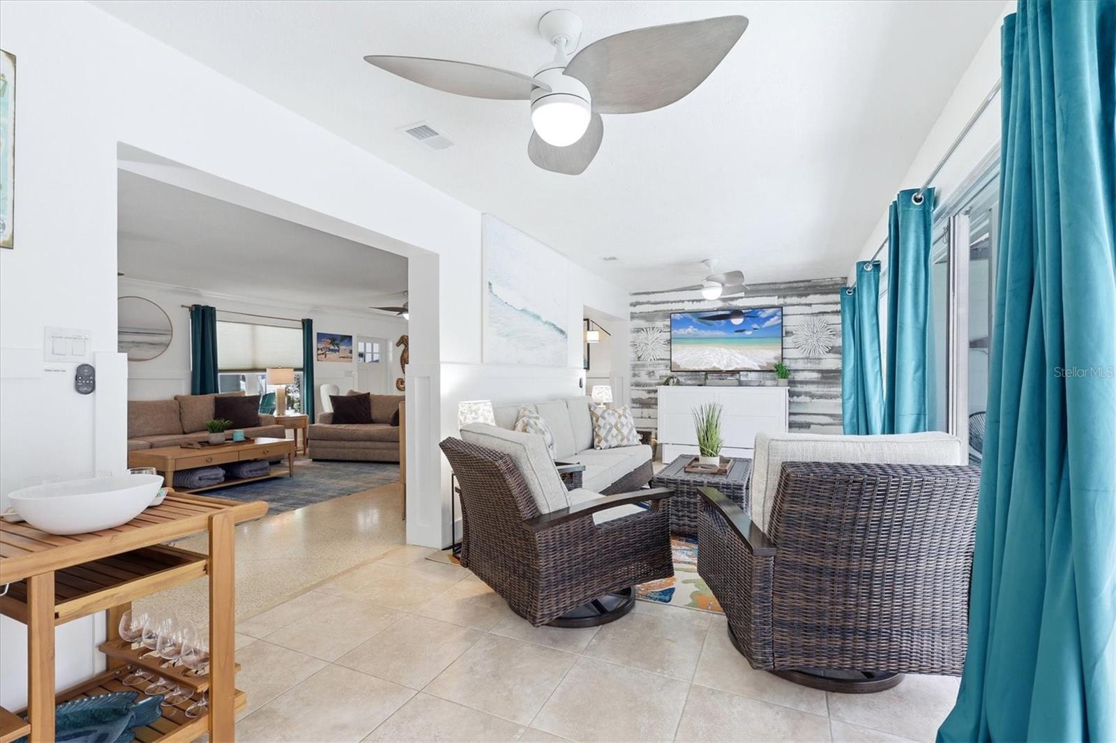 SIESTA BEACH - Residential
