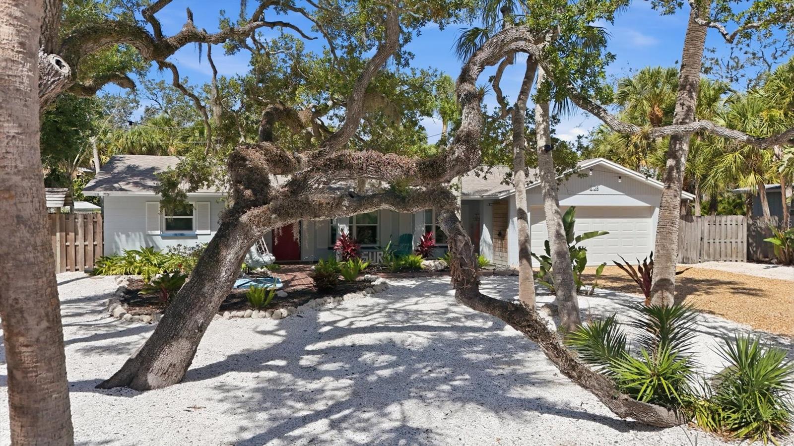 SIESTA BEACH - Residential