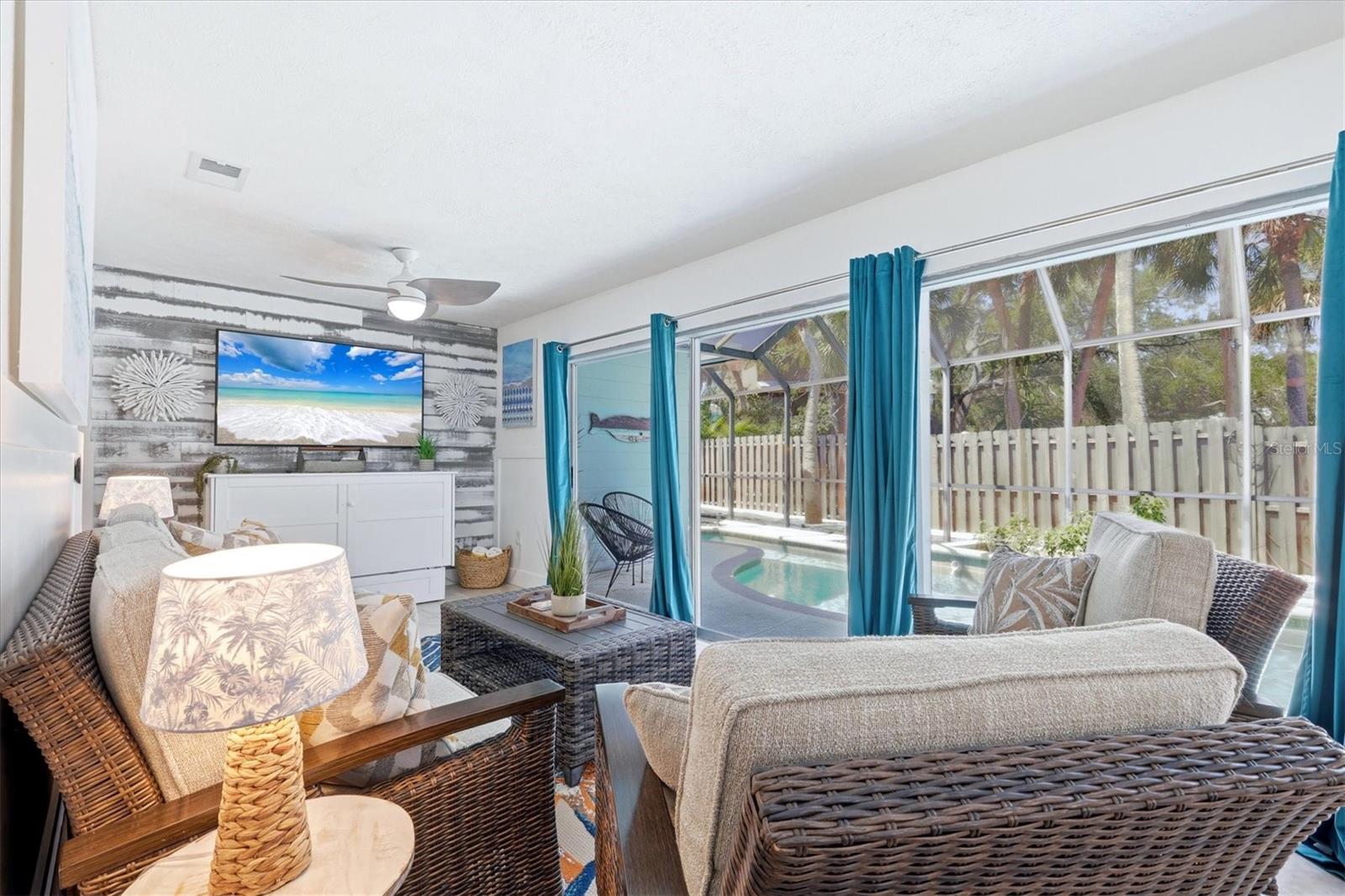SIESTA BEACH - Residential