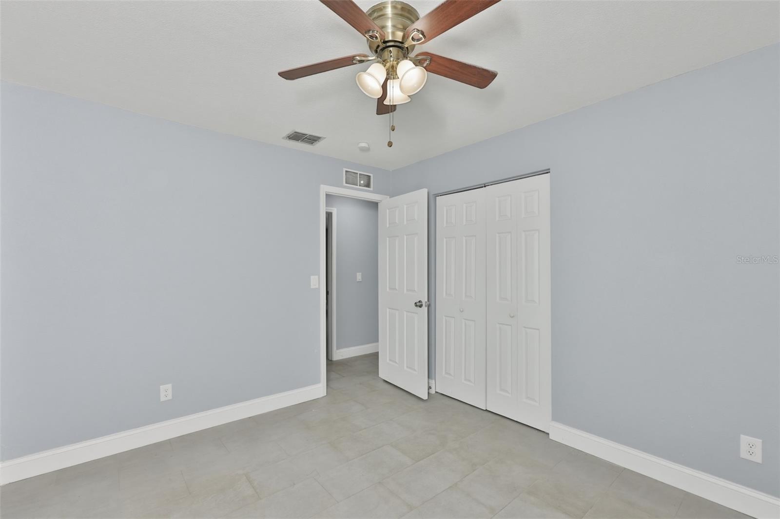 SOMERSET LAKES UNIT ONE - Residential Lease