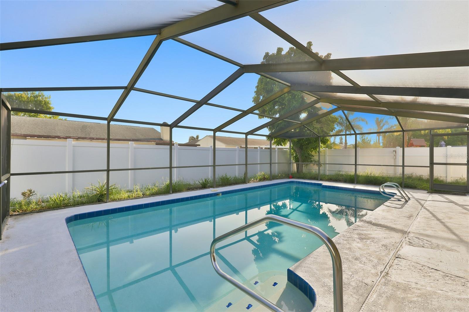 SOMERSET LAKES UNIT ONE - Residential Lease