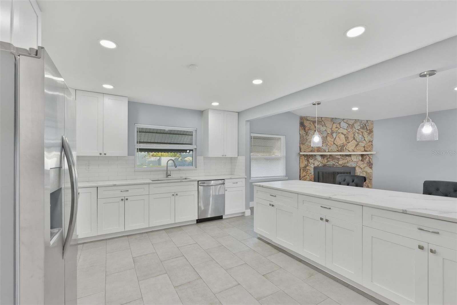 SOMERSET LAKES UNIT ONE - Residential Lease
