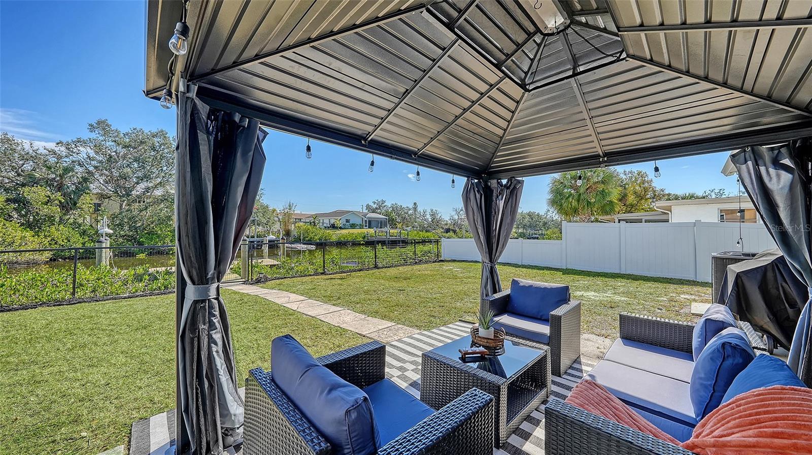 BARNES PKWY - Residential
