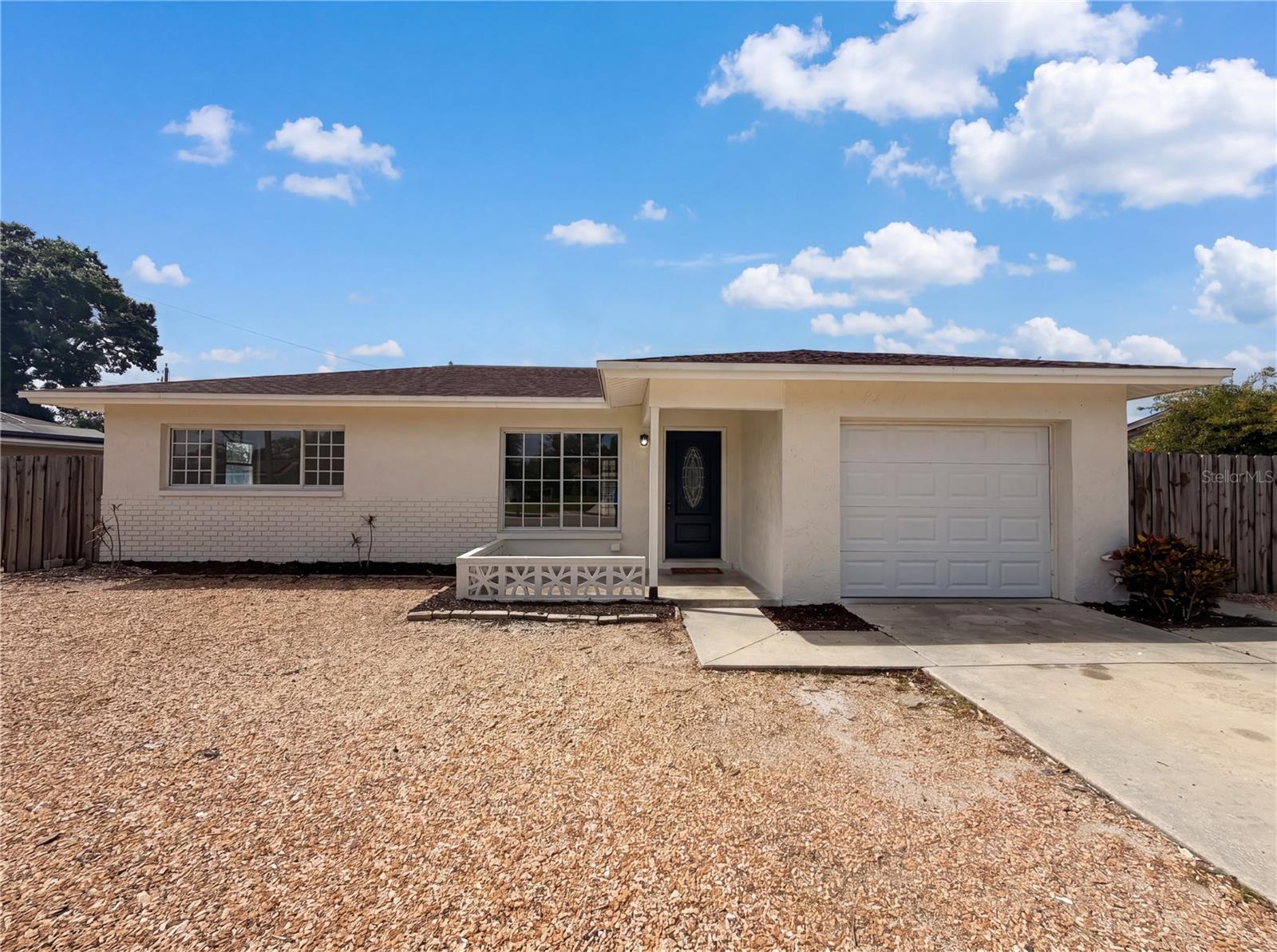 JASMINE LAKES - Residential