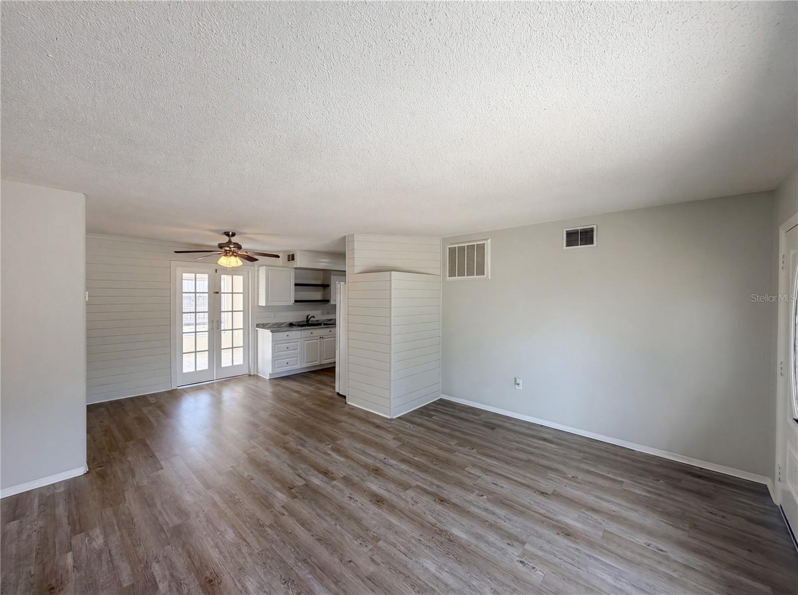 JASMINE LAKES - Residential