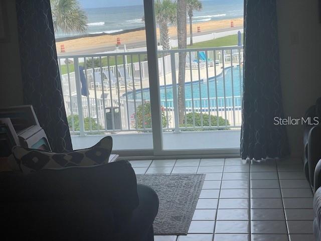 OCEAN BEACH CLUB - Residential Lease