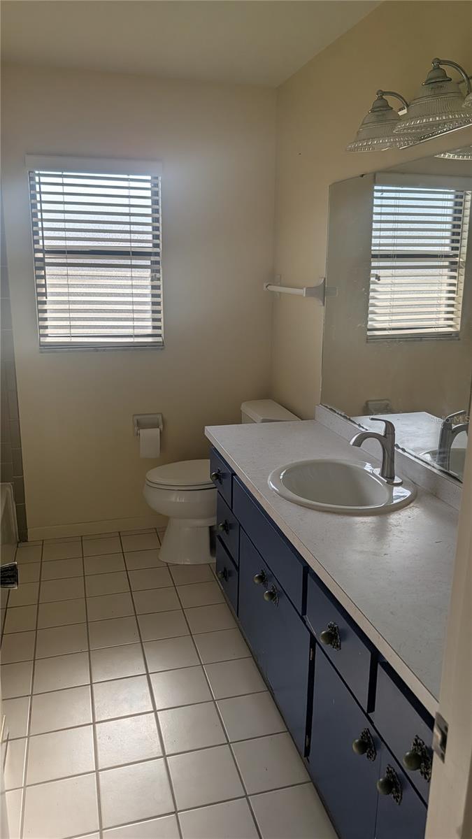GLEN OAKS COUNTRY CLUB ESTATES - Residential