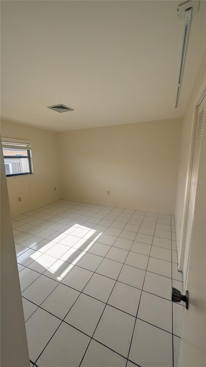 GLEN OAKS COUNTRY CLUB ESTATES - Residential