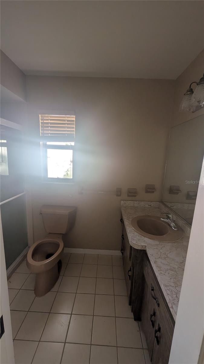 GLEN OAKS COUNTRY CLUB ESTATES - Residential