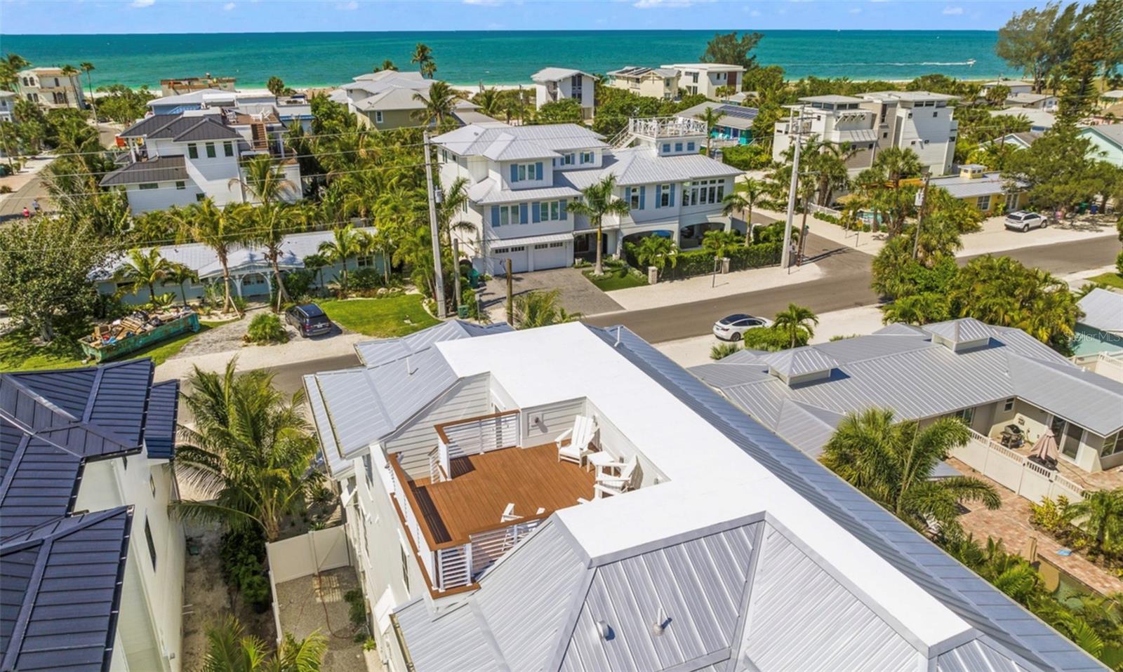 7074800; 302 COCONUT AVENUE; LOT 1; PB 0070/0185 - Residential