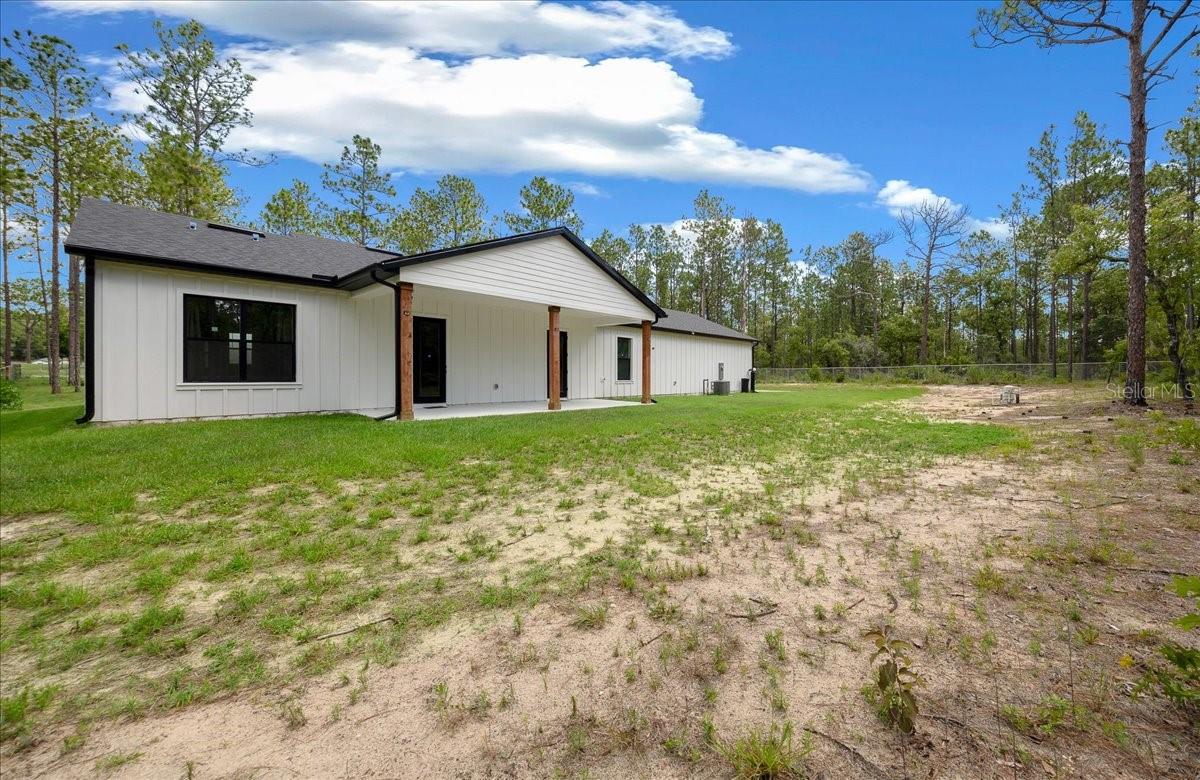 ROLLING HILLS - Residential