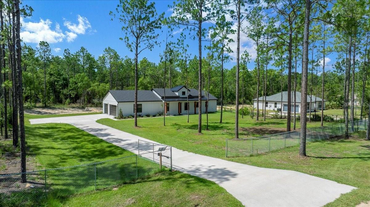ROLLING HILLS - Residential