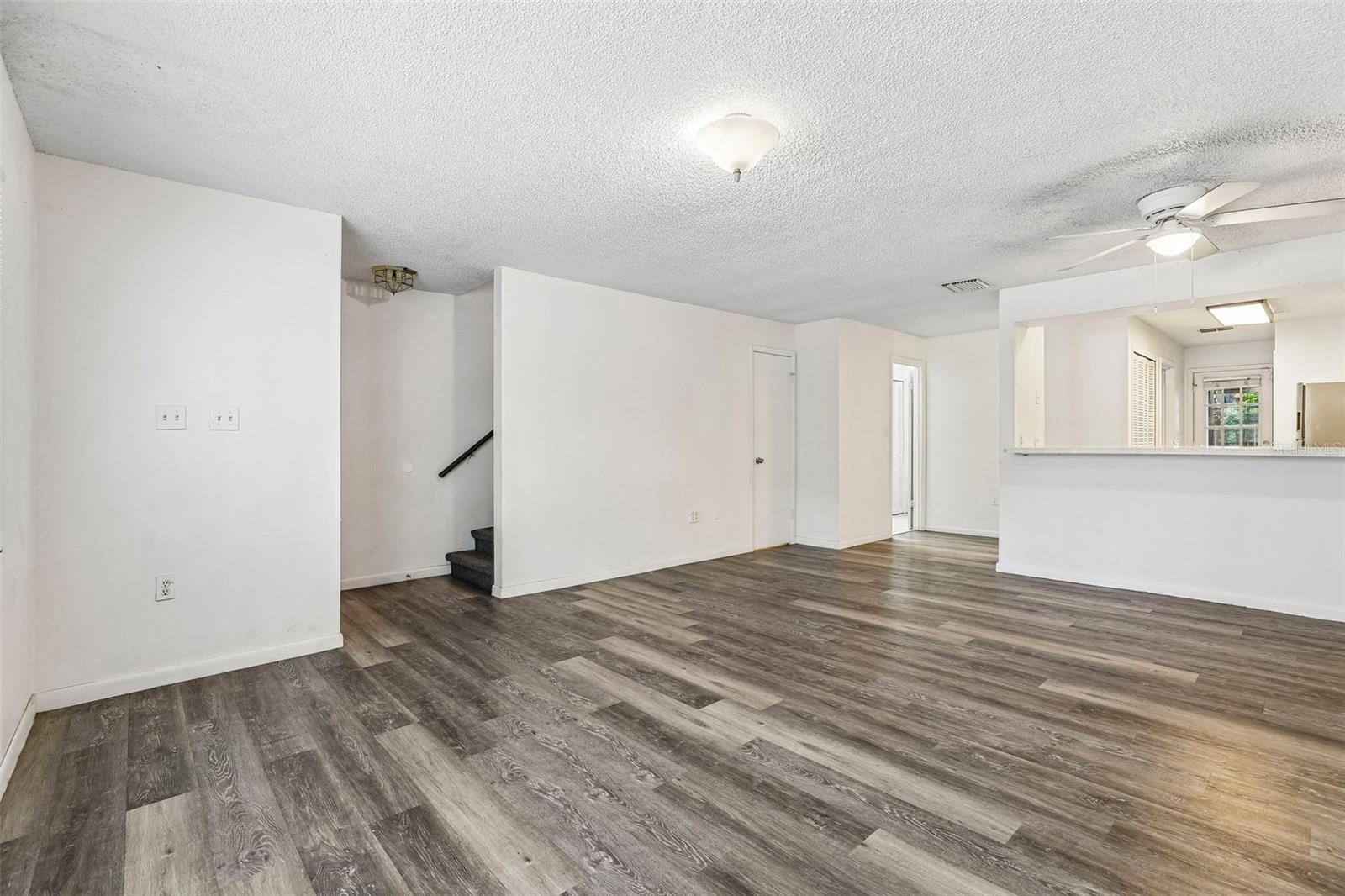 LEESBURG PALMORA GREEN - Residential Income
