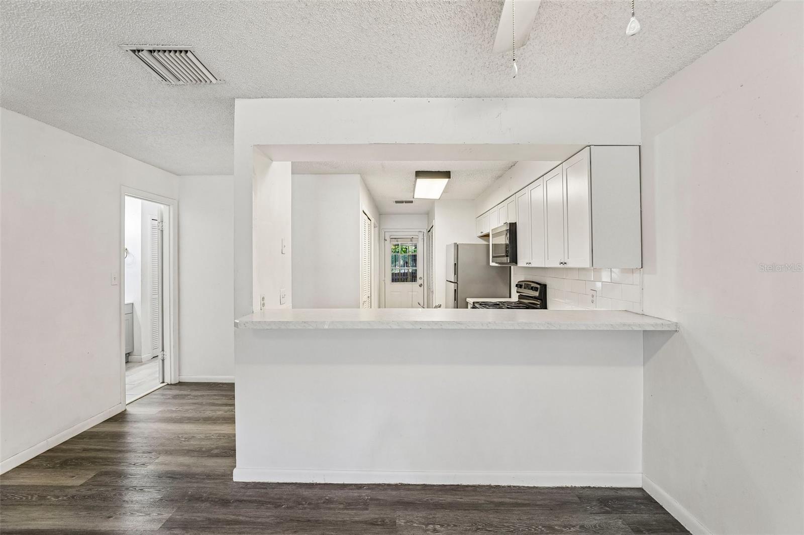 LEESBURG PALMORA GREEN - Residential Income