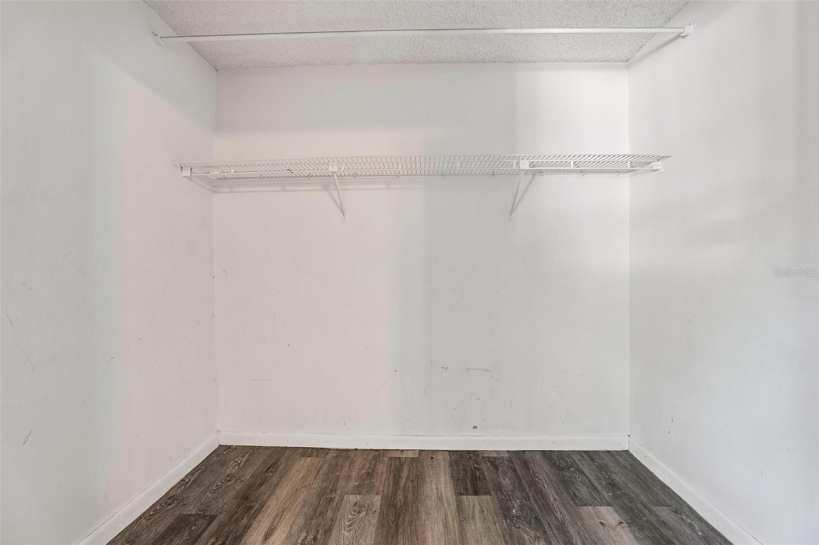 LEESBURG PALMORA GREEN - Residential Income