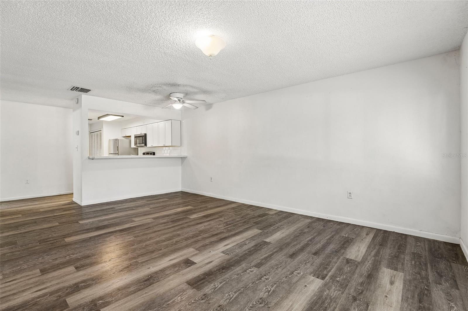 LEESBURG PALMORA GREEN - Residential Income
