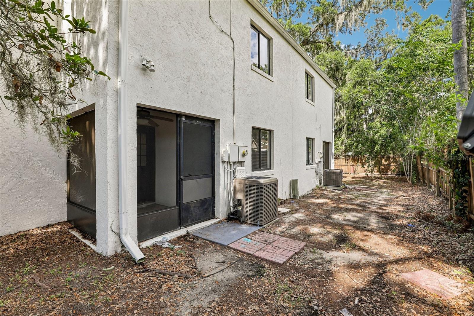 LEESBURG PALMORA GREEN - Residential Income