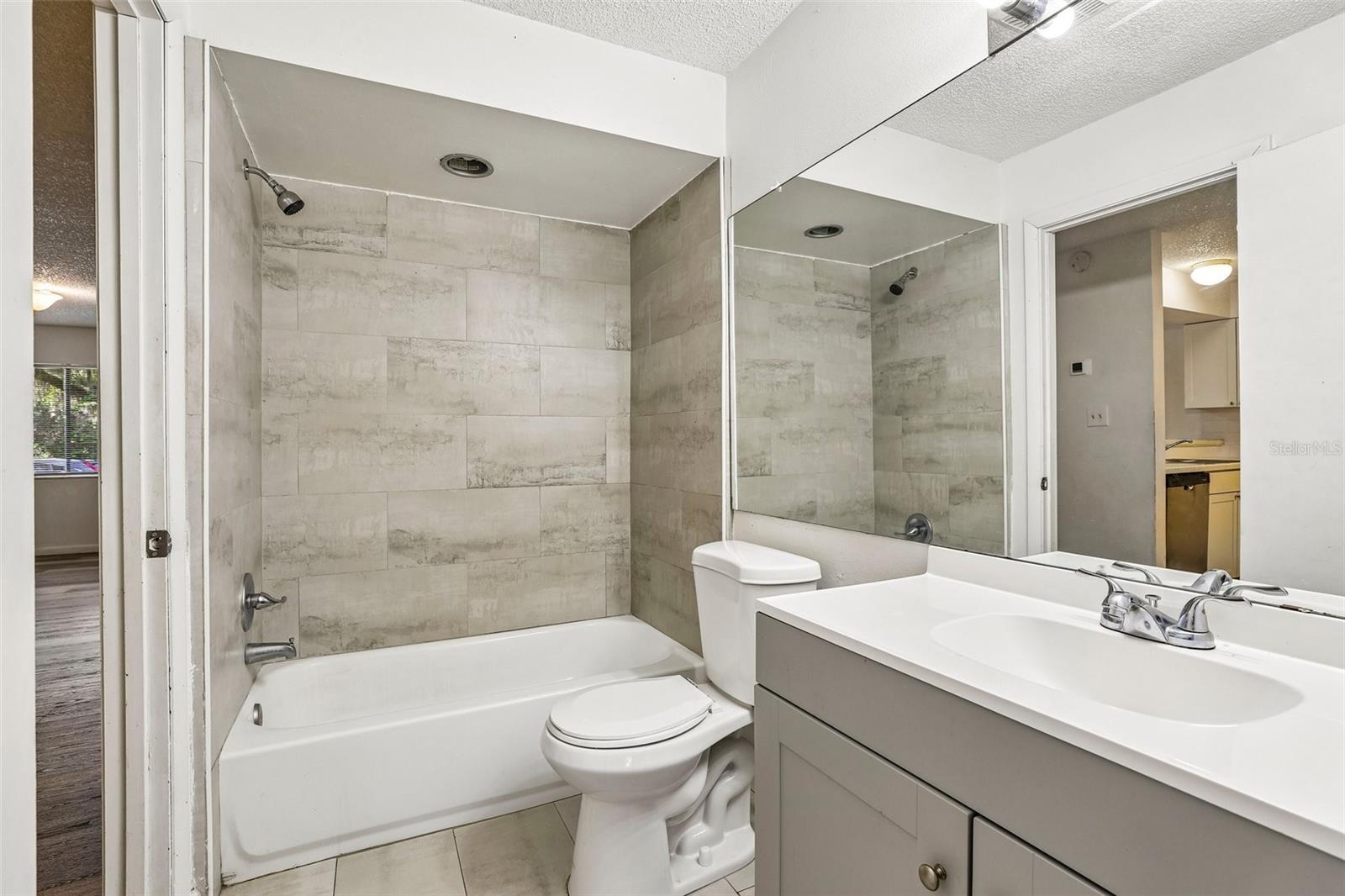 LEESBURG PALMORA GREEN - Residential Income