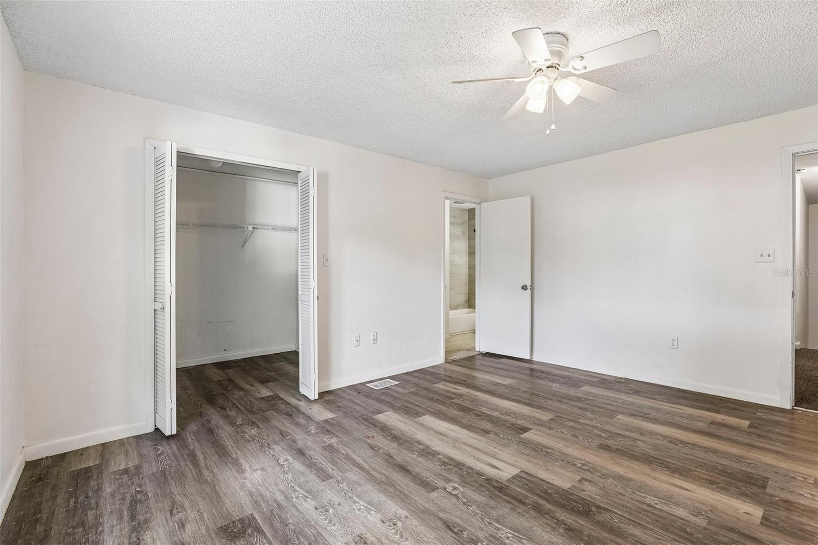 LEESBURG PALMORA GREEN - Residential Income