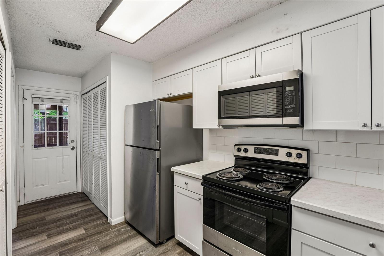 LEESBURG PALMORA GREEN - Residential Income