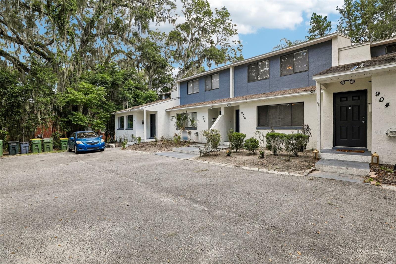 LEESBURG PALMORA GREEN - Residential Income