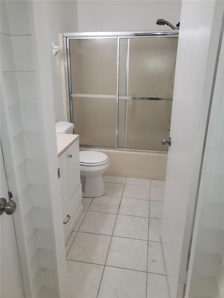OKEECHOBEE PARK - Residential Lease