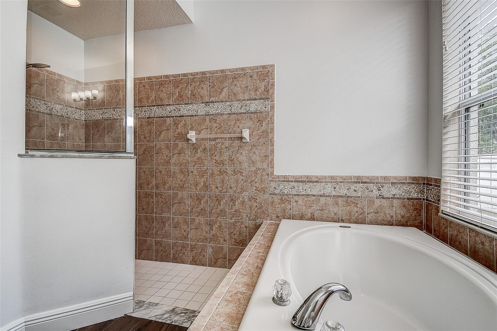 IVY LAKE ESTATES - Residential