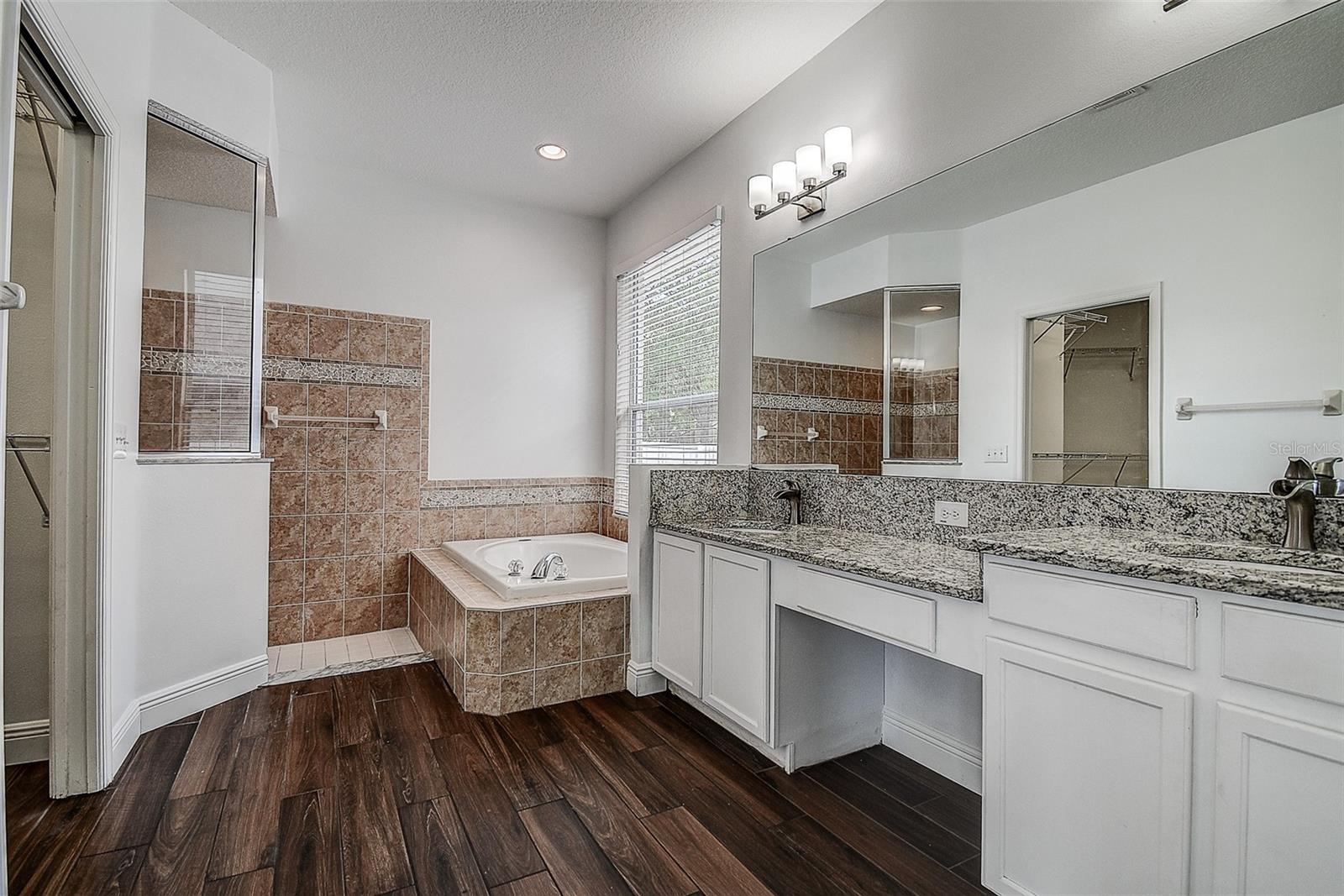 IVY LAKE ESTATES - Residential