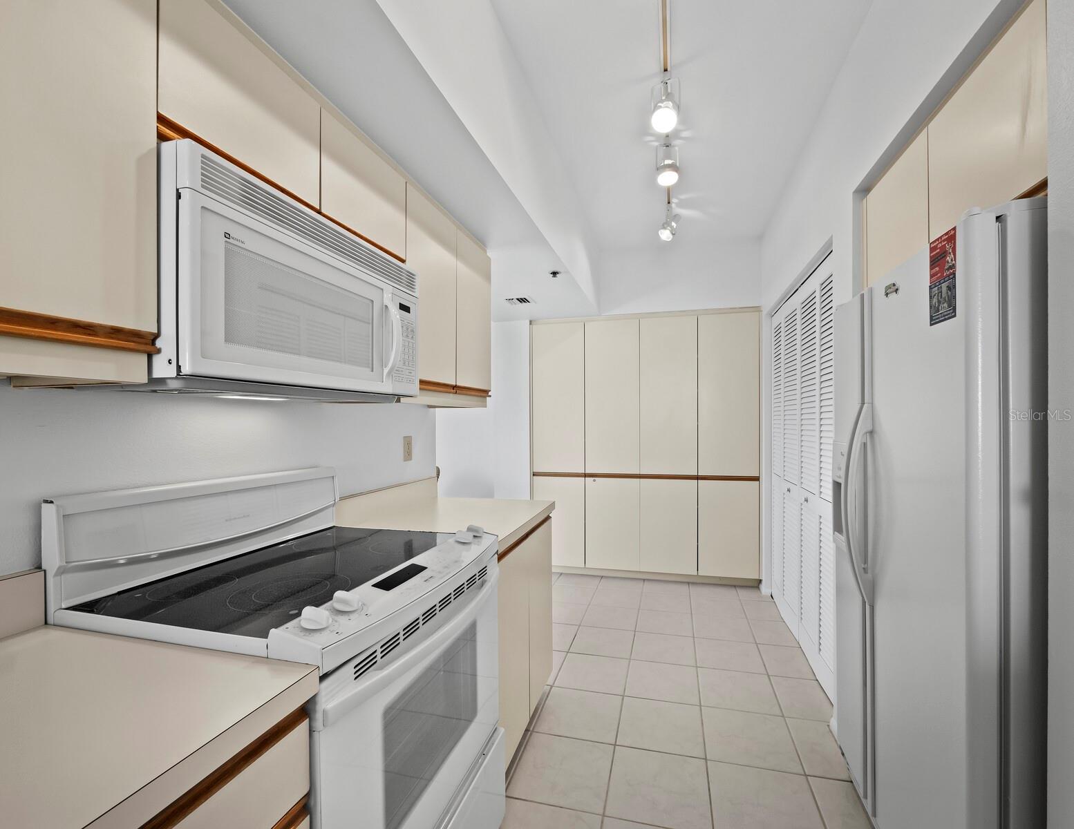 FAIRWAY BAY 2 PH 1 - Residential