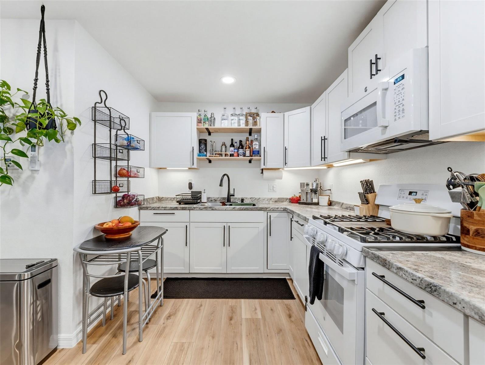 HUDSON GROVE ESTATES - Residential