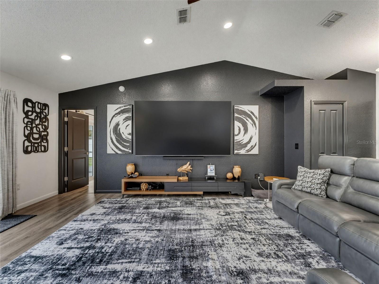 HUDSON GROVE ESTATES - Residential