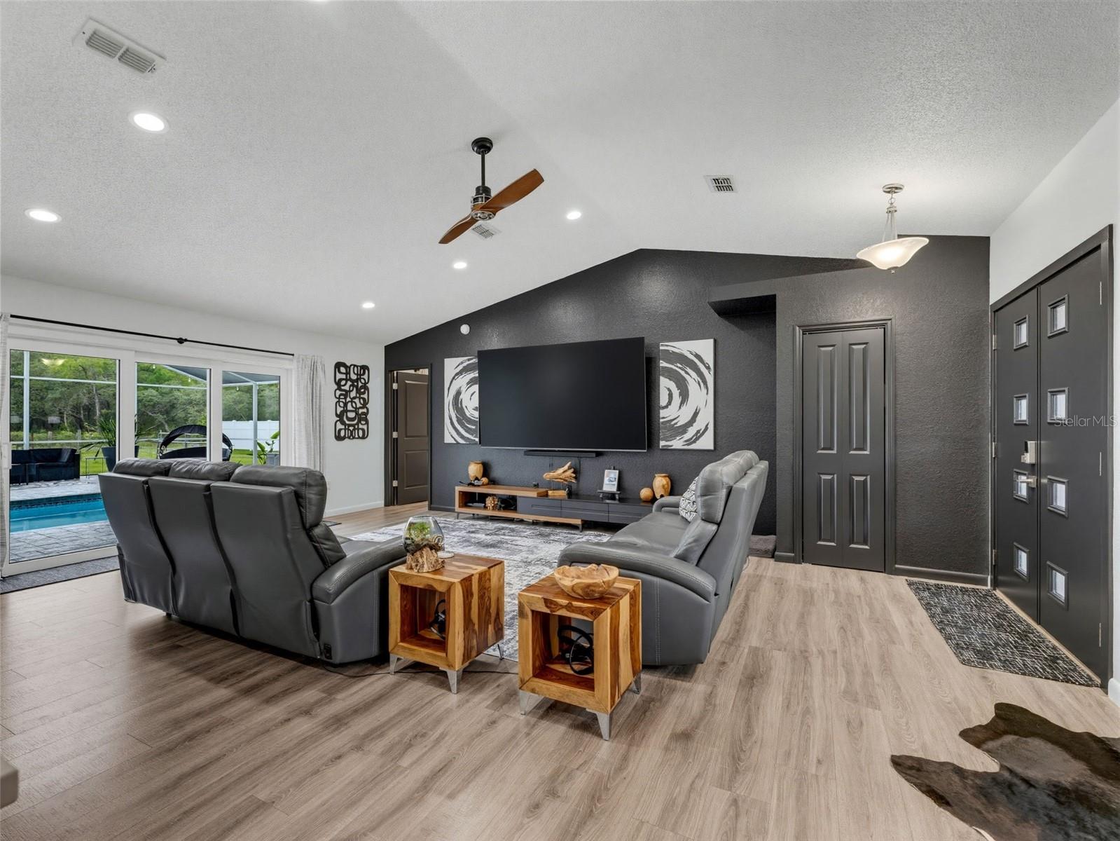 HUDSON GROVE ESTATES - Residential