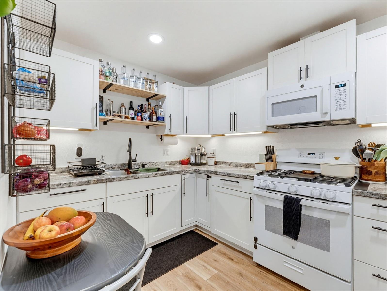 HUDSON GROVE ESTATES - Residential
